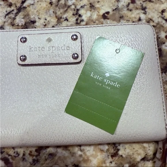 Kate Spade Wellesley Layton Fresh Air Cream Leather Zip Around Wallet Classic - Picture 6 of 7